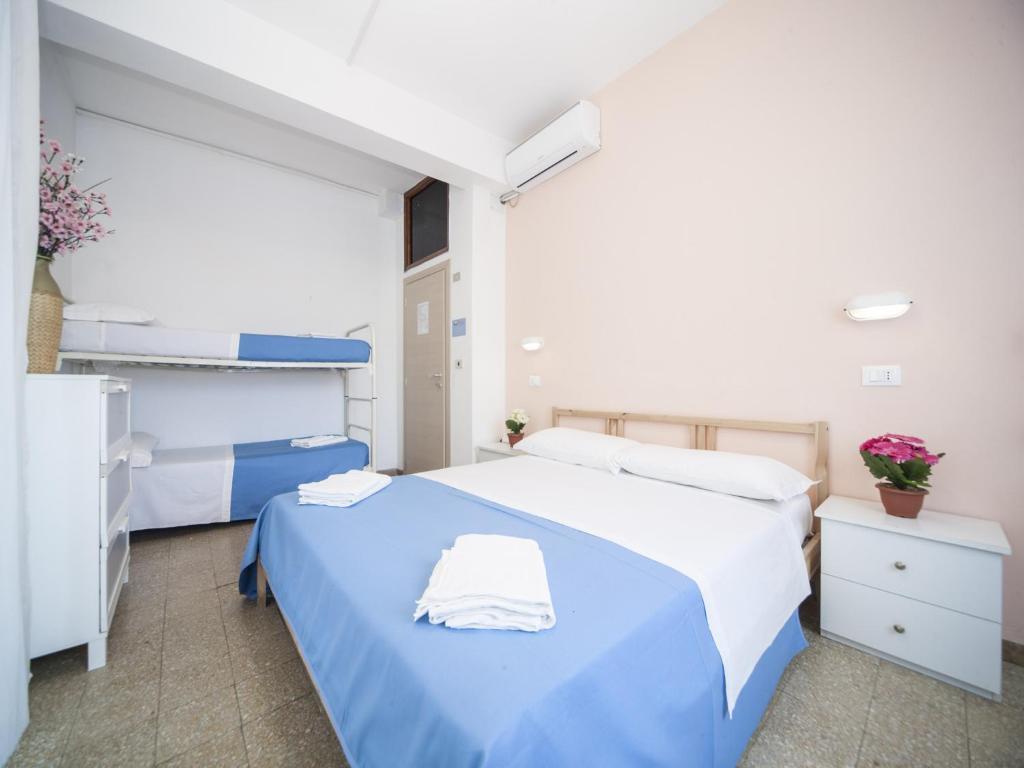 Hotel Colombo Riccione Bagian luar foto