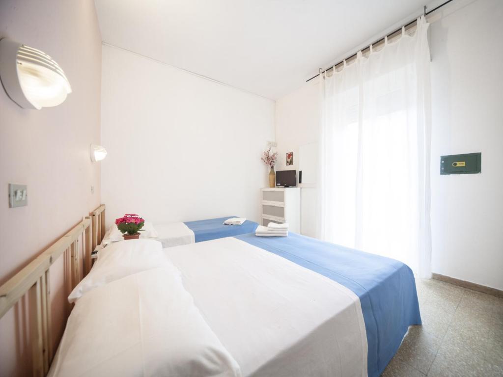 Hotel Colombo Riccione Bagian luar foto