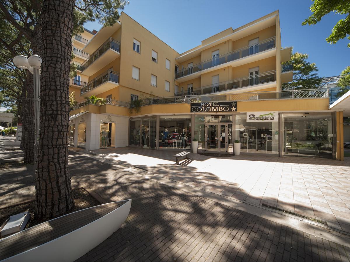 Hotel Colombo Riccione Bagian luar foto