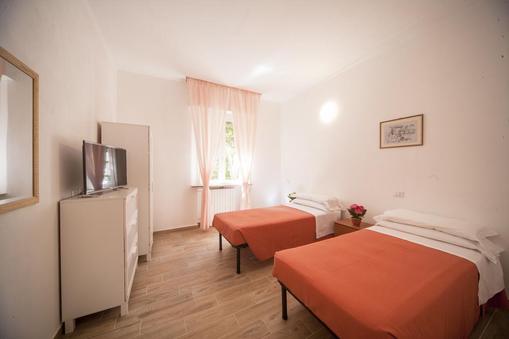 Hotel Colombo Riccione Bagian luar foto