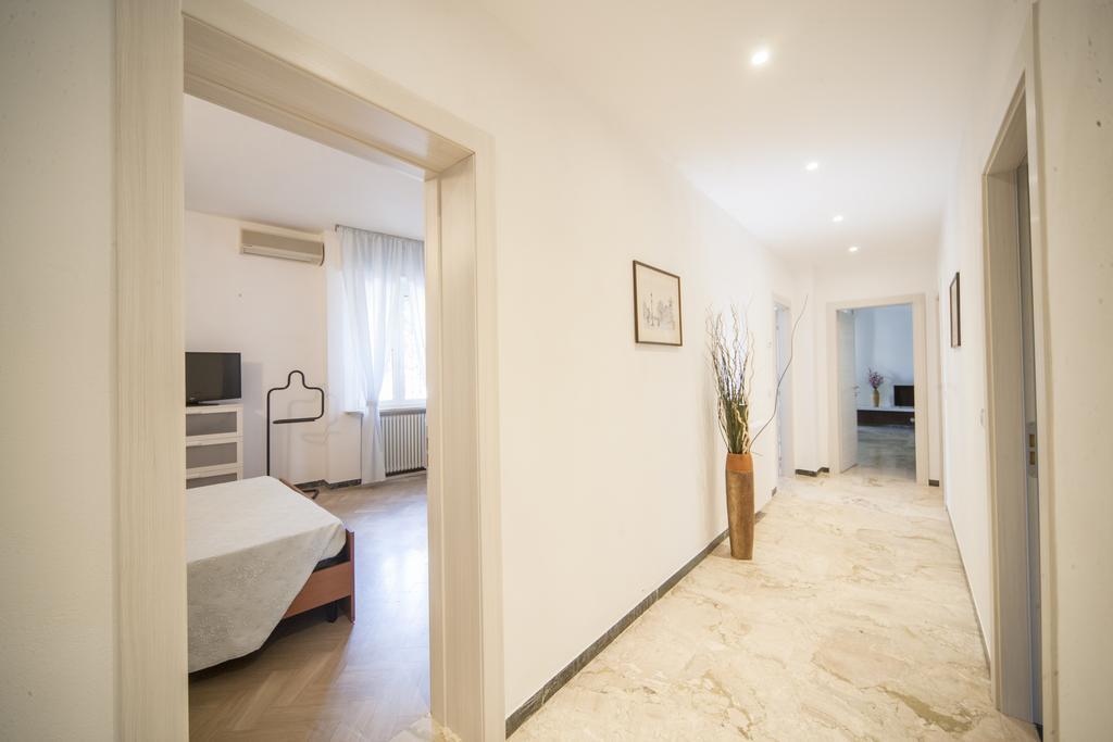 Hotel Colombo Riccione Bagian luar foto