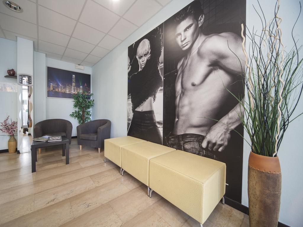 Hotel Colombo Riccione Bagian luar foto